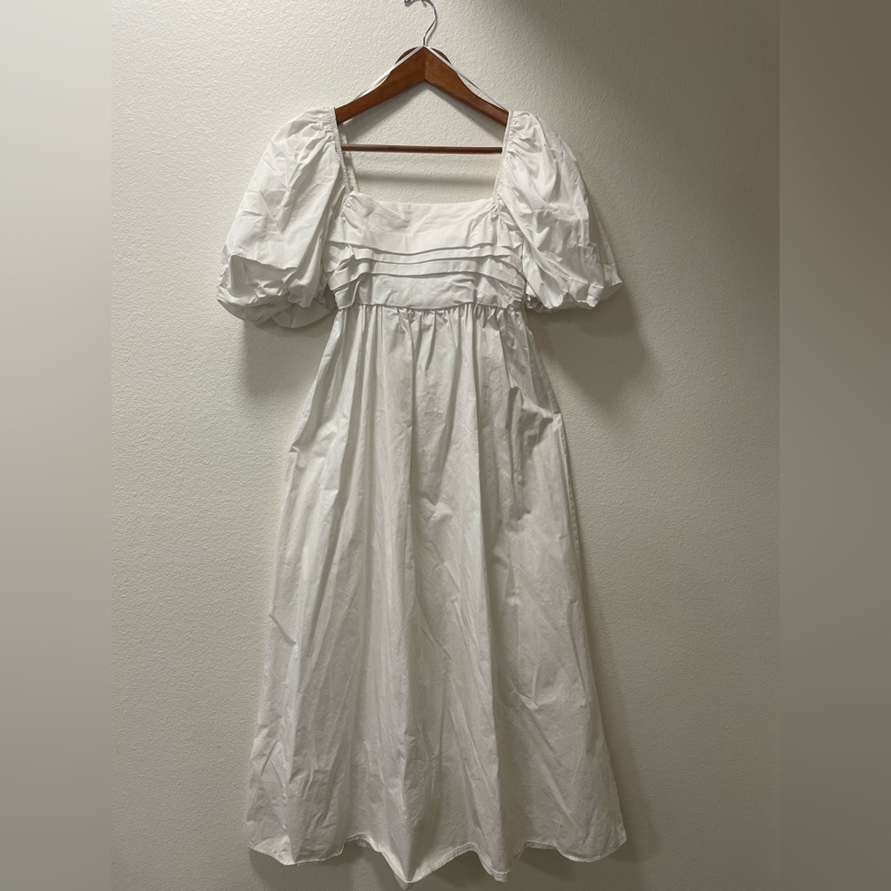 Beautiful, Long white dress new without tags